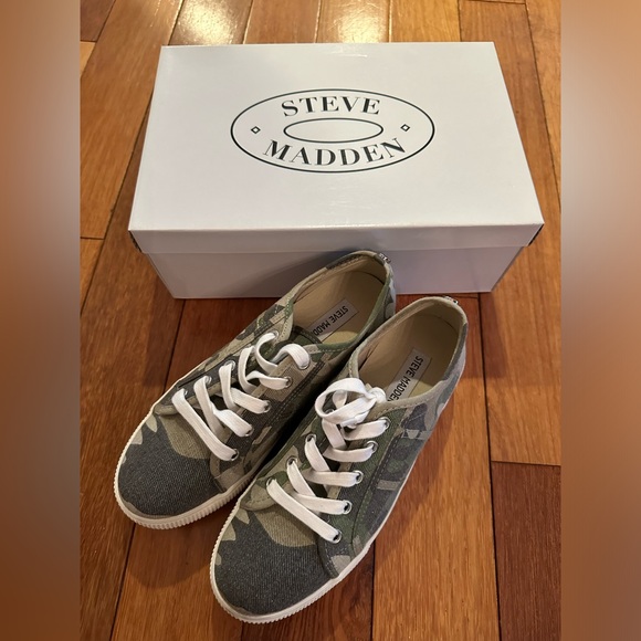 Steve Madden Emmi camo platform sneakers - Picture 2 of 12
